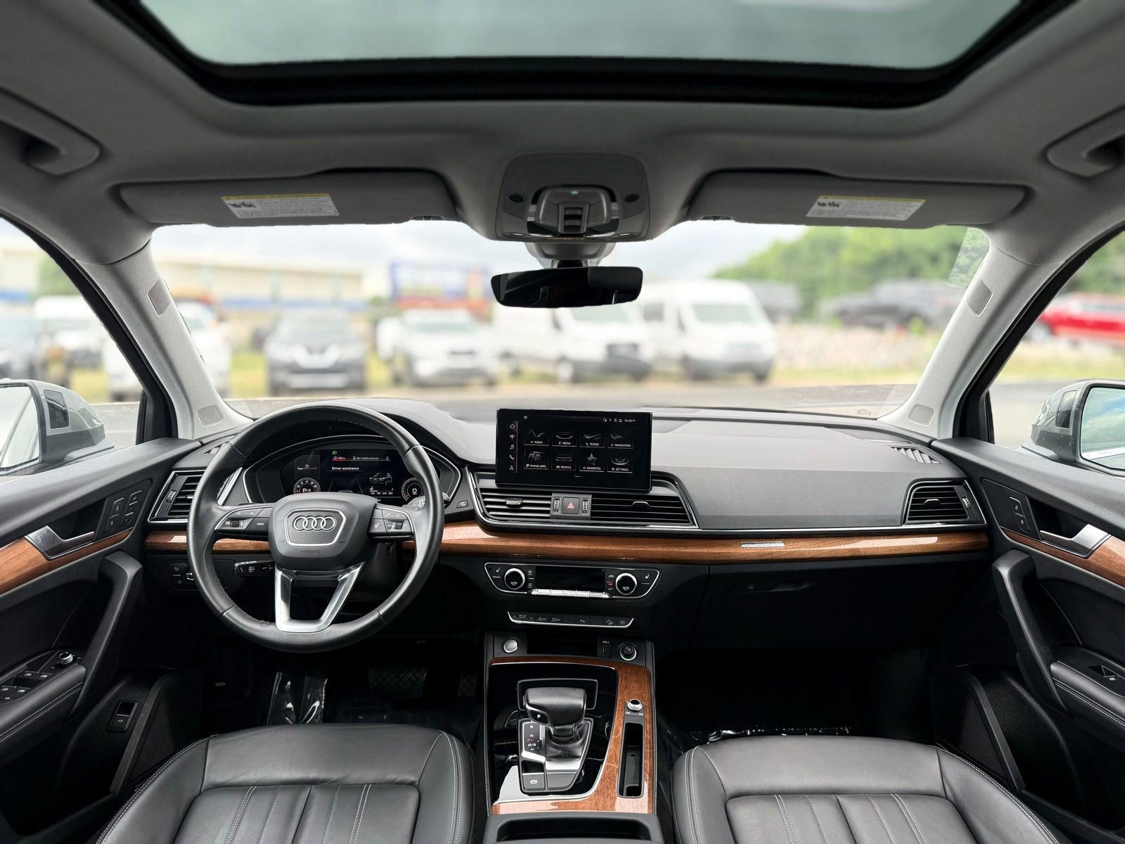 Used 2023 Audi Q5 2.0T Premium Plus w/ Premium Plus Package AWD/4WD image 2