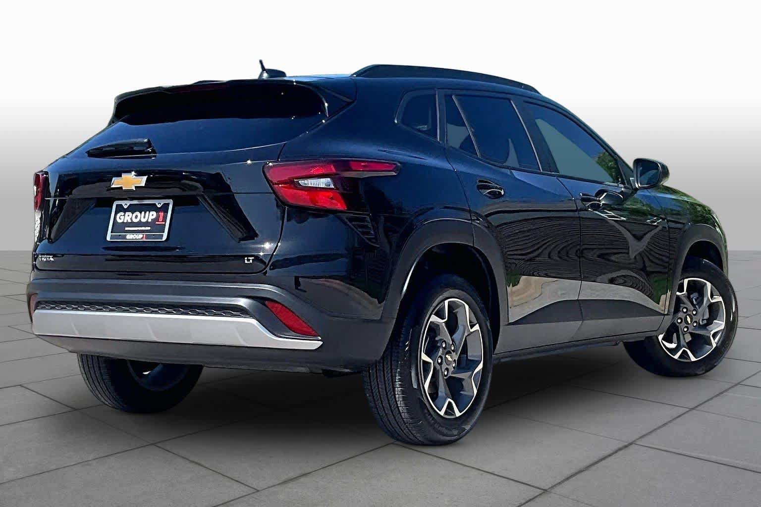 Used 2026 Chevrolet Trax LT FWD image 13