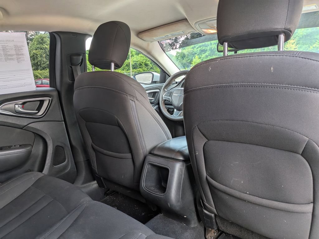 Used 2016 Chrysler 200 Limited FWD image 21