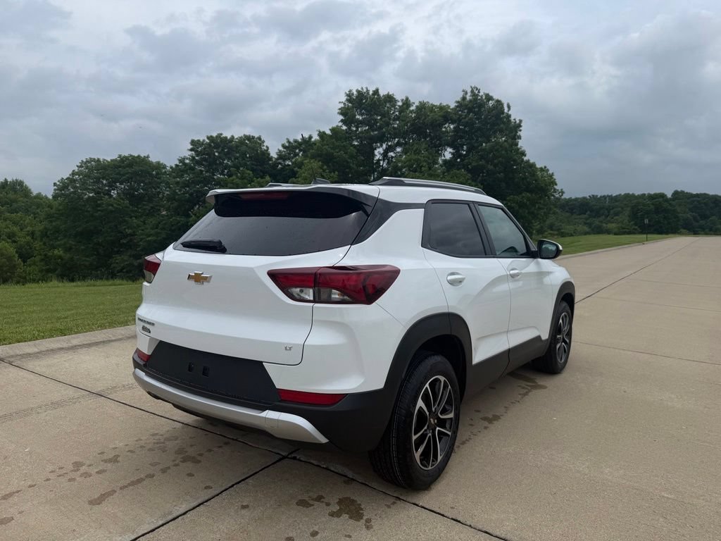 New 2026 Chevrolet TrailBlazer LT FWD image 3