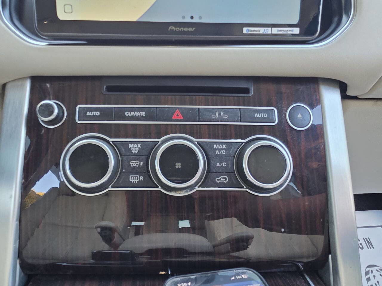 Used 2013 Land Rover Range Rover Supercharged image 16