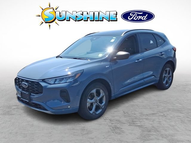 Used 2023 Ford Escape ST-Line w/ Tech Pack #1 AWD/4WD image 3