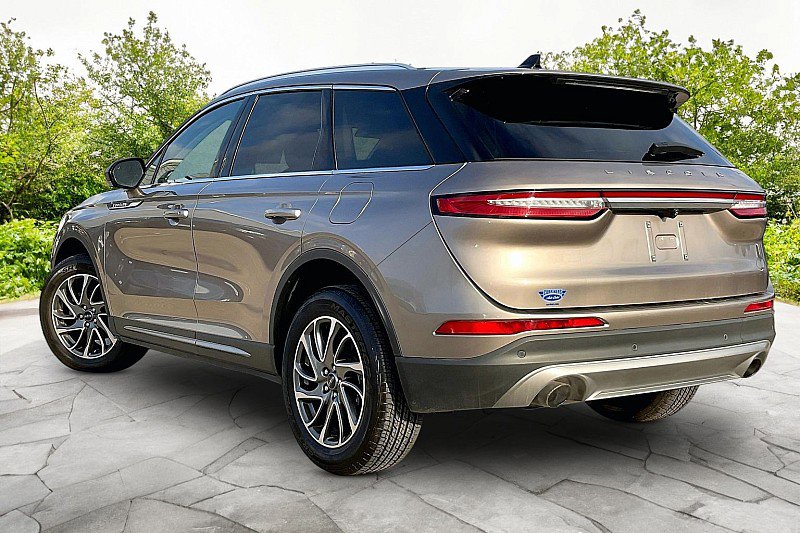 Used 2021 Lincoln Corsair AWD w/ Equipment Group 101A image 4