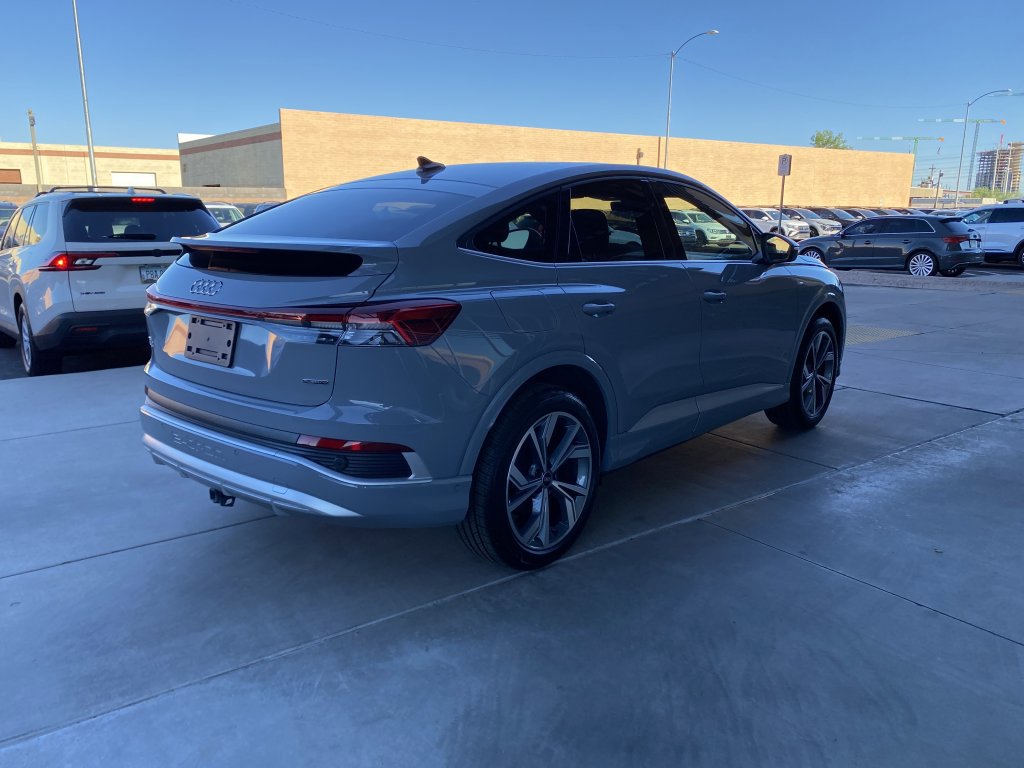 Used 2023 Audi Q4 e-tron Prestige image 5