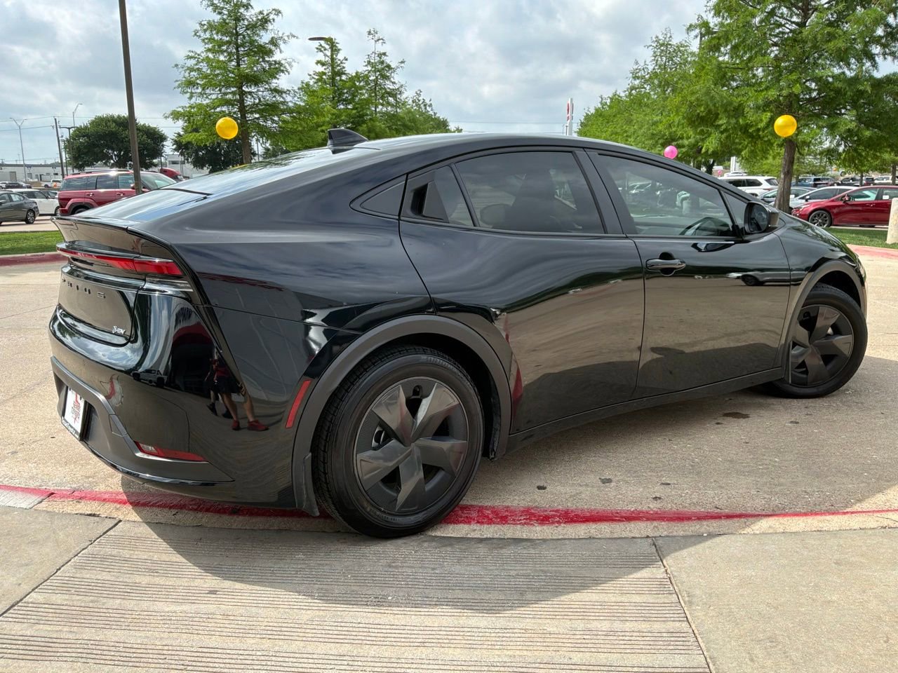 Used 2025 Toyota Prius LE image 7