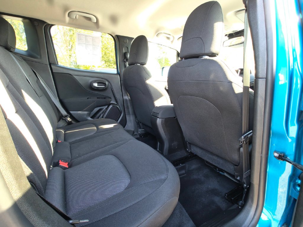 Used 2021 Jeep Renegade Sport w/ Sport Appearance Group AWD/4WD image 19