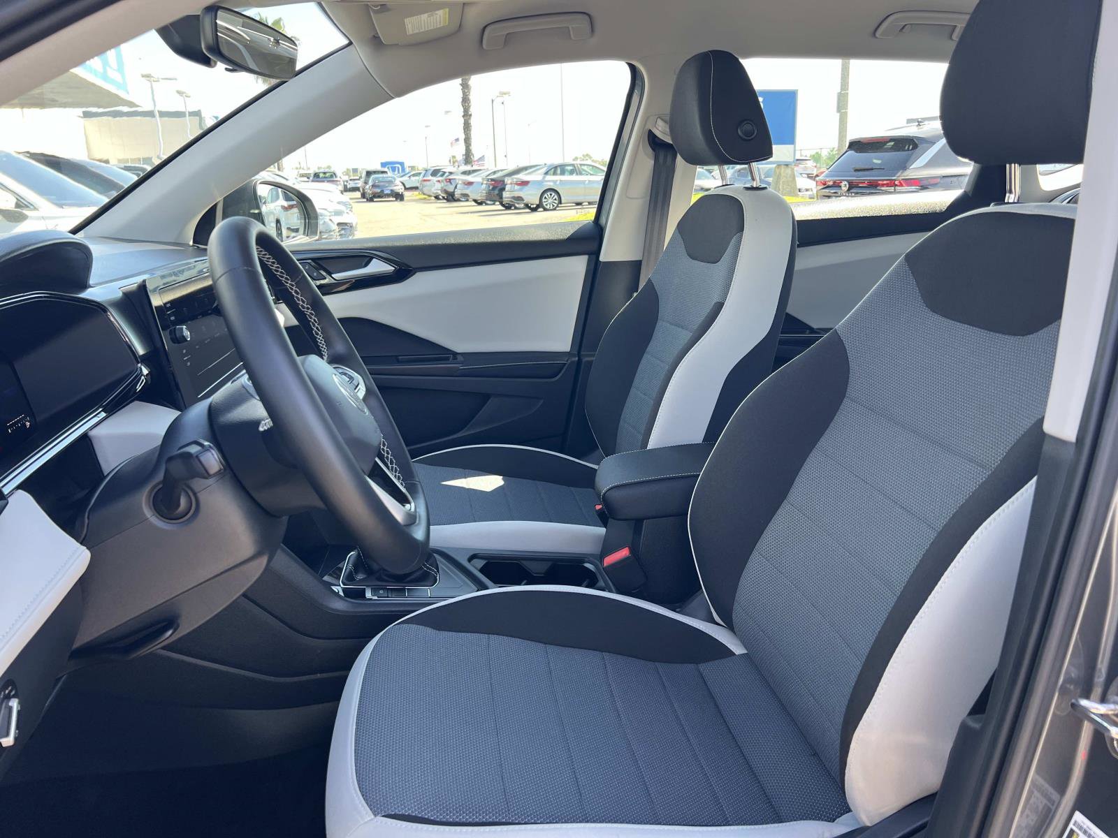 Used 2025 Volkswagen Taos S image 18