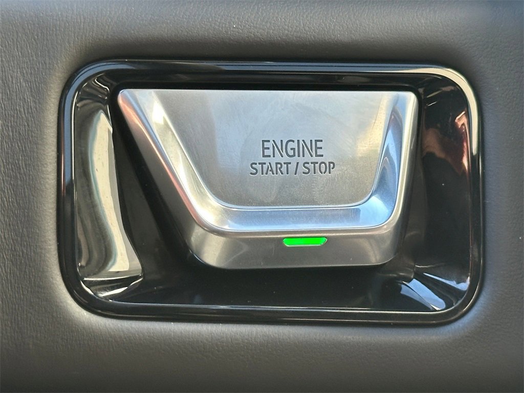 Used 2025 GMC Yukon XL AT4 Ultimate image 35