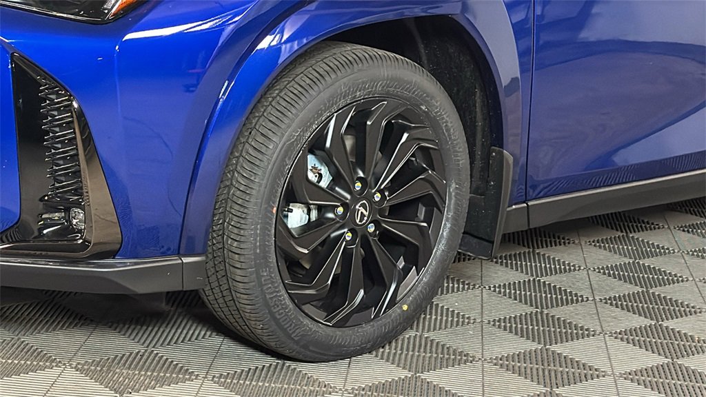 New 2025 Lexus UX 300h AWD image 4