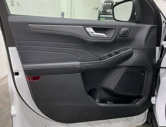 Used 2023 Ford Escape Active w/ Tech Pack #1 AWD/4WD image 12