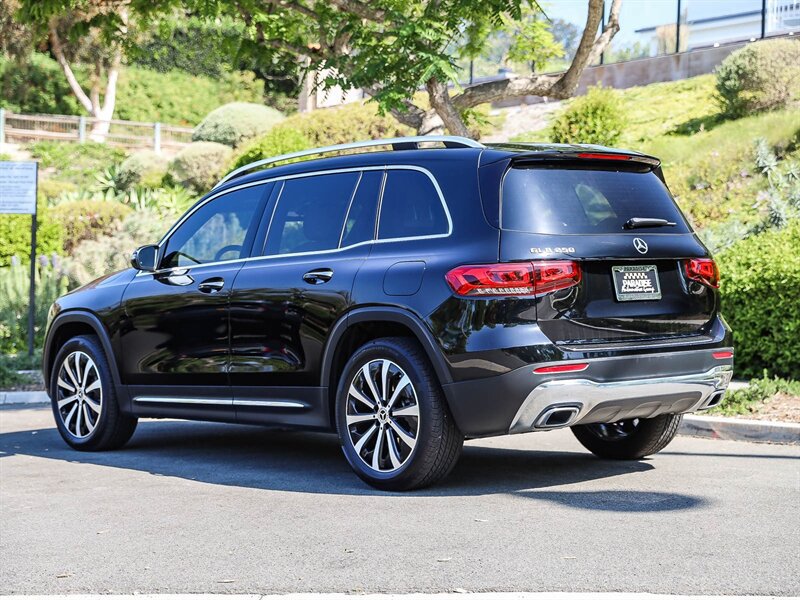 Used 2023 Mercedes-Benz GLB 250 image 3