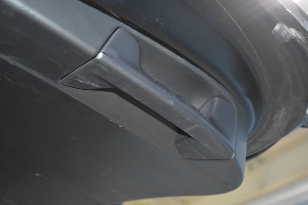 Used 2025 Toyota RAV4 XLE image 32