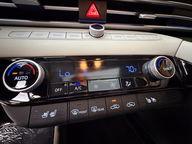 Certified 2023 Hyundai Elantra Limited w/ Preferred Accessory Package FWD image 29