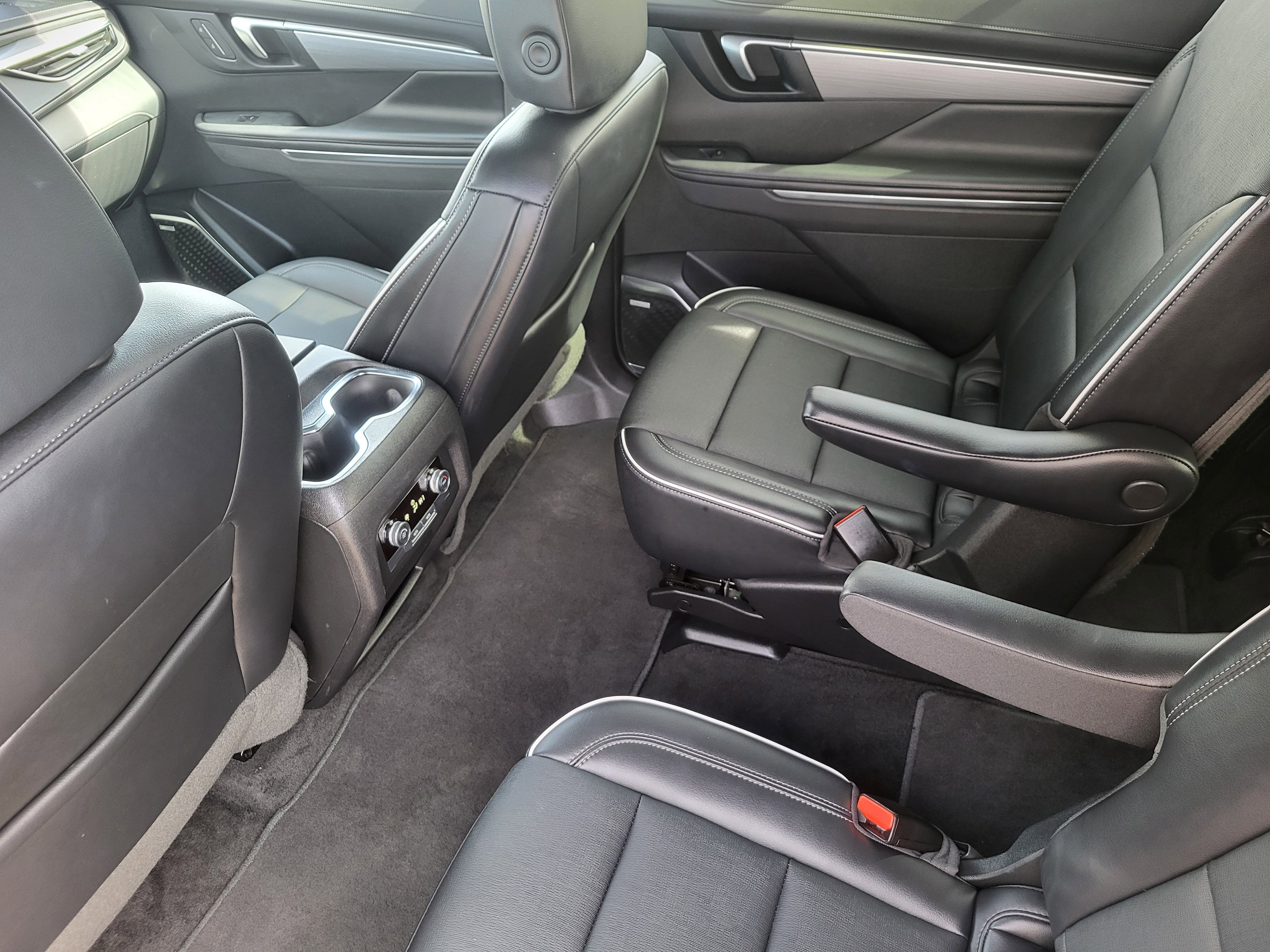 Used 2025 Buick Enclave Preferred image 21