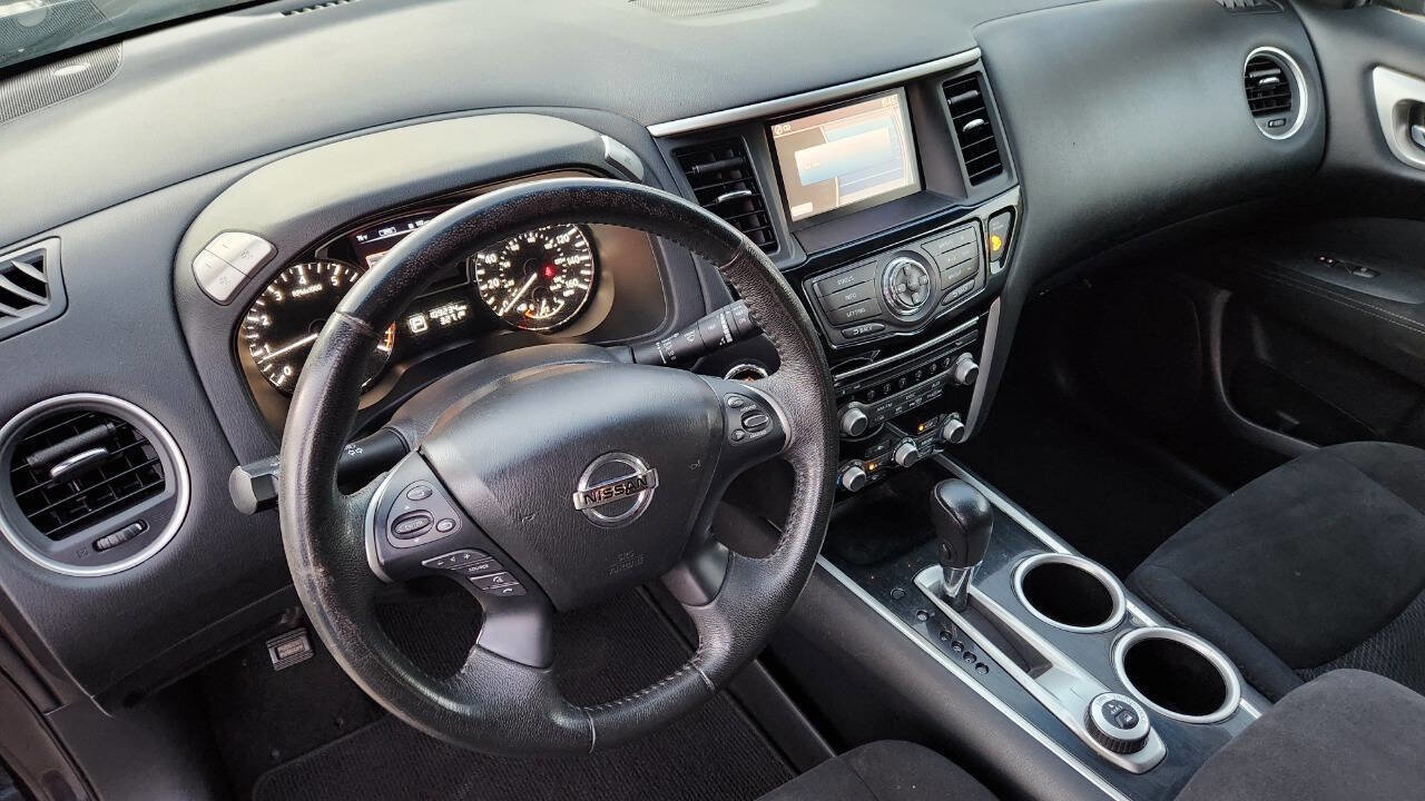 Used 2015 Nissan Pathfinder SV w/ Cargo Package image 44