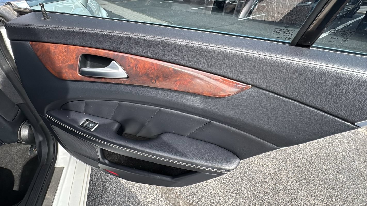 Used 2014 Mercedes-Benz CLS 550 4MATIC w/ Premium 1 Package image 17
