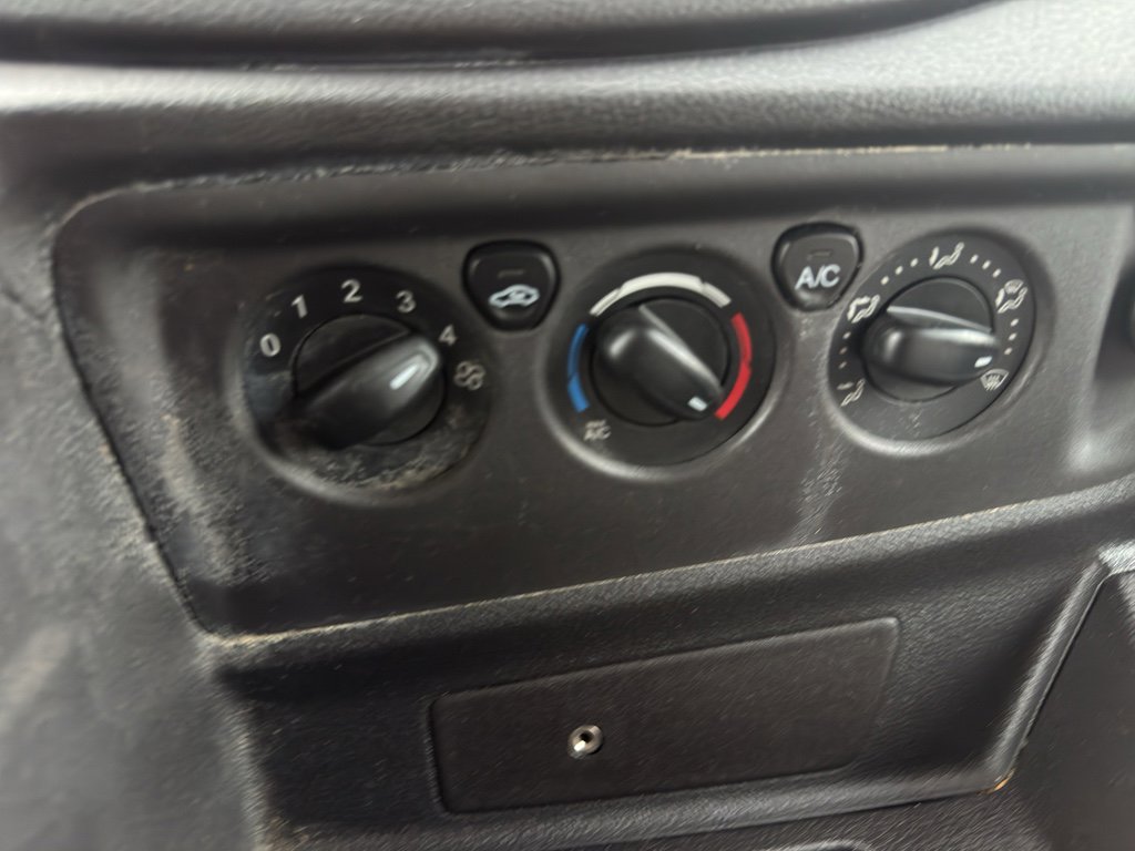 Used 2017 Ford Transit 250 Base image 22