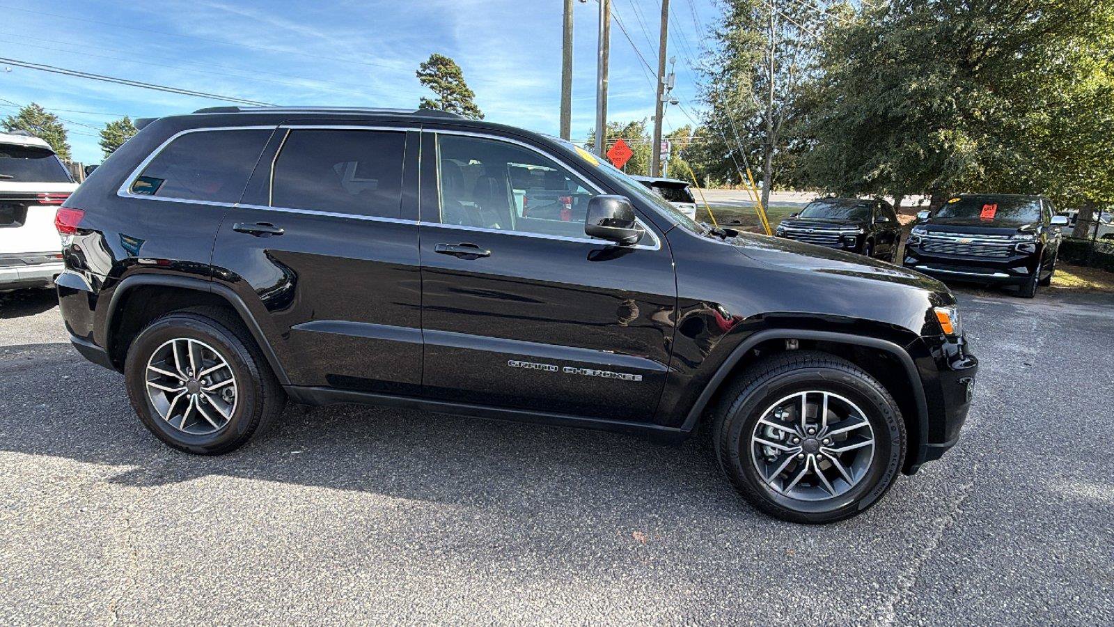 Used 2019 Jeep Grand Cherokee Laredo w/ Laredo X Package RWD image 6