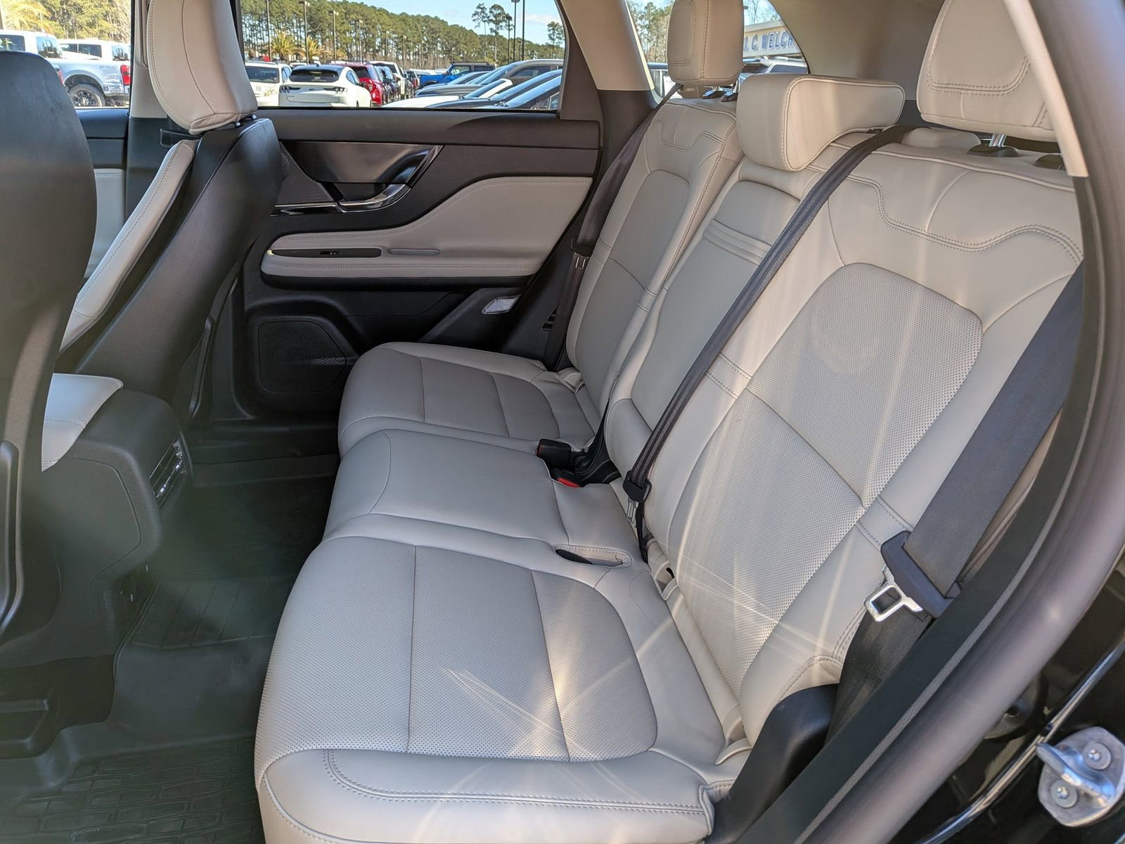 Certified 2025 Lincoln Corsair FWD w/ Equipment Group 101A image 16