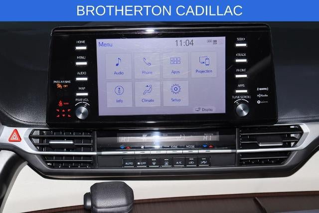 Used 2024 Toyota Sienna LE AWD/4WD image 21