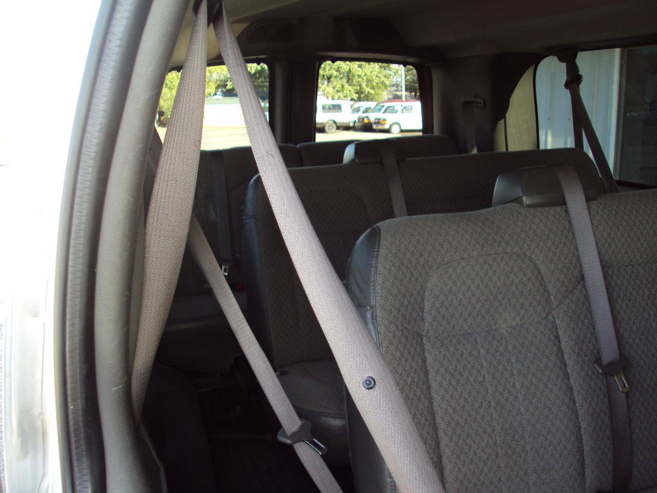 Used 2017 Chevrolet Express 3500 LT w/ LT Preferred Equipment Group RWD image 12