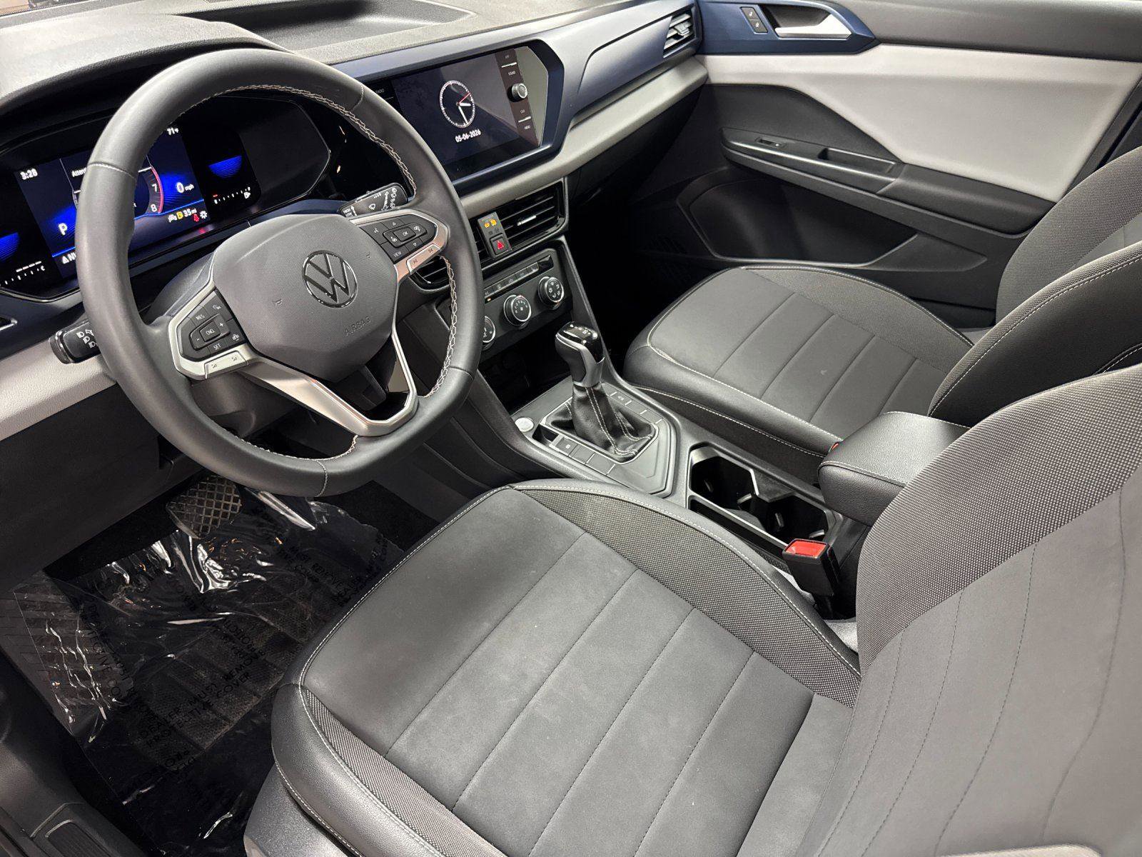 Used 2022 Volkswagen Taos SE FWD image 9