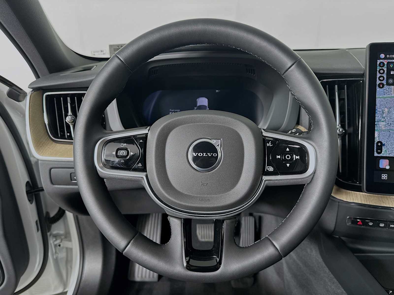 Used 2026 Volvo XC60 B5 Plus w/ Protection Package Premier AWD/4WD image 11