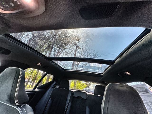 Used 2020 Volvo XC40 T5 R-Design image 29