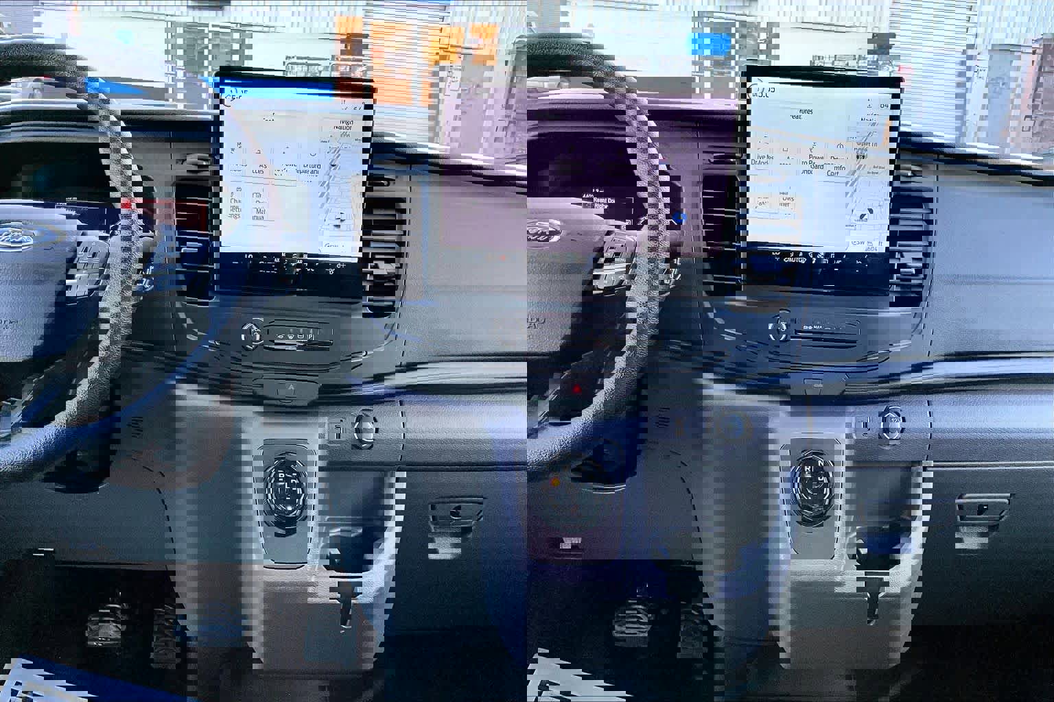 Used 2022 Ford E-Transit Medium Roof image 6