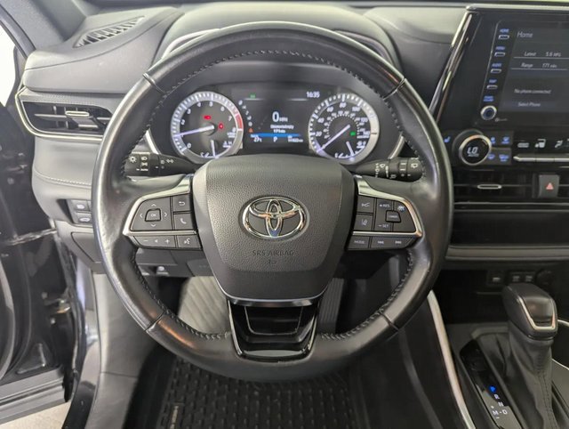 Used 2021 Toyota Highlander XSE image 16