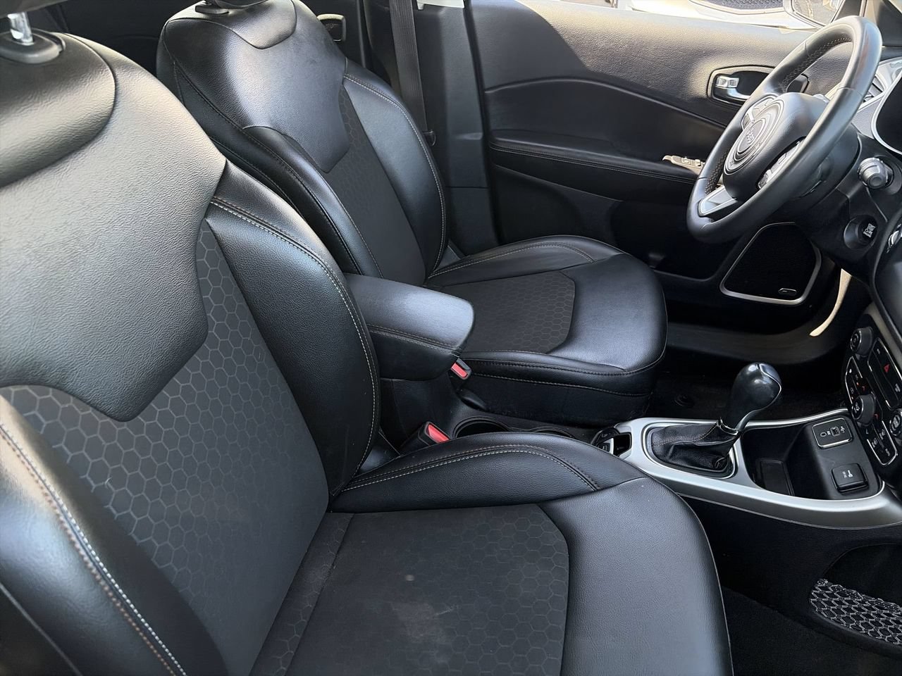 Used 2021 Jeep Compass Latitude w/ Sun and Sound Group FWD image 10
