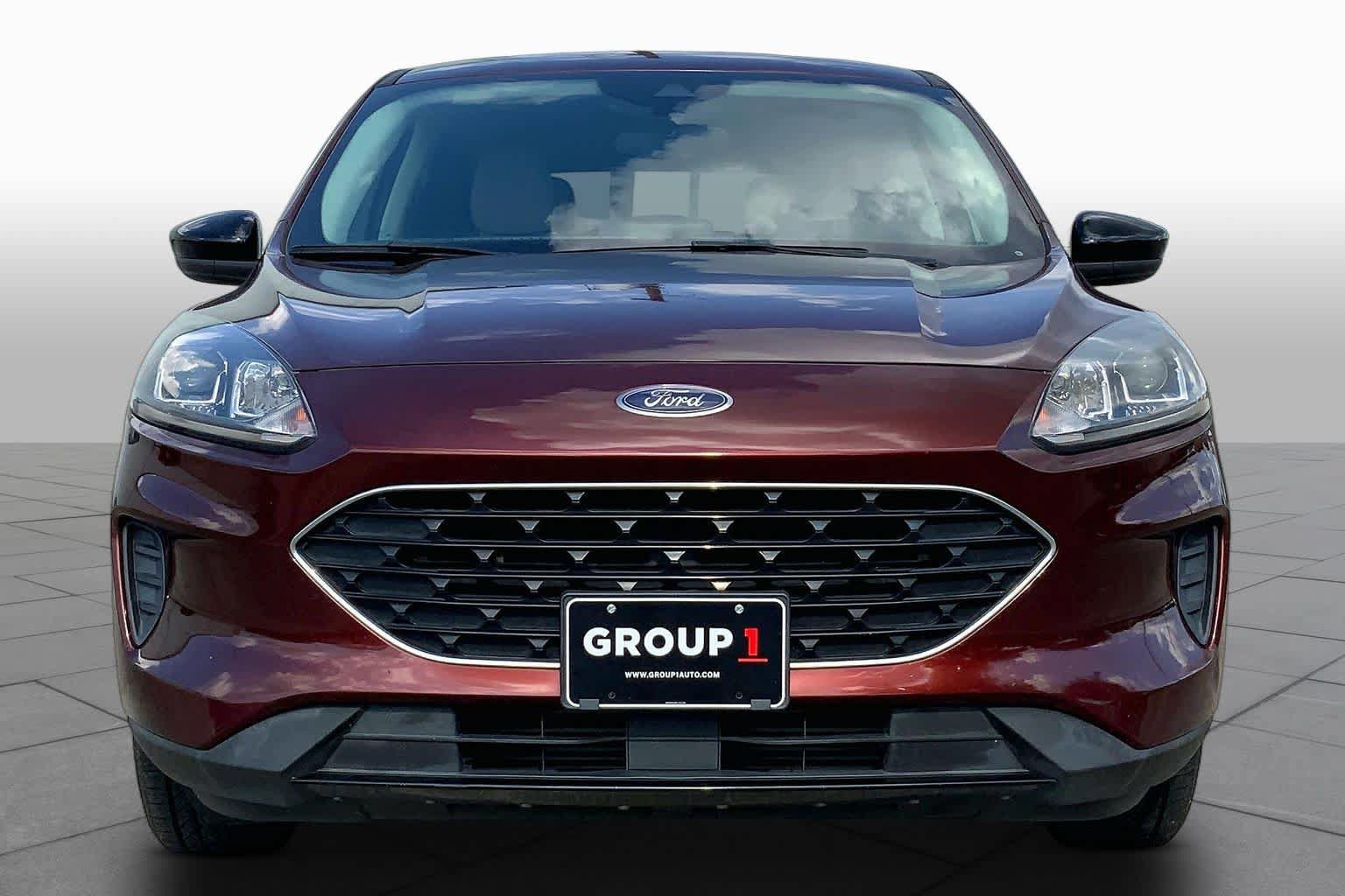 Certified 2021 Ford Escape SE w/ SE Sport Appearance Package FWD image 4
