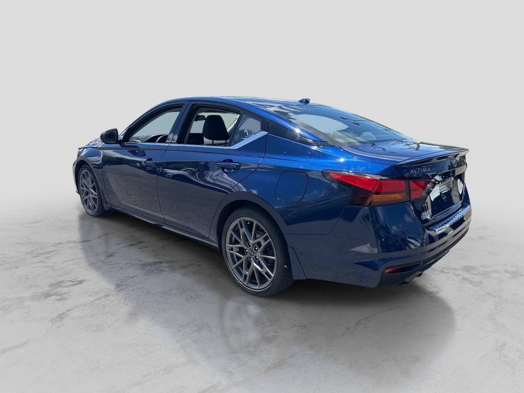 Certified 2023 Nissan Altima 2.0 SR FWD image 3