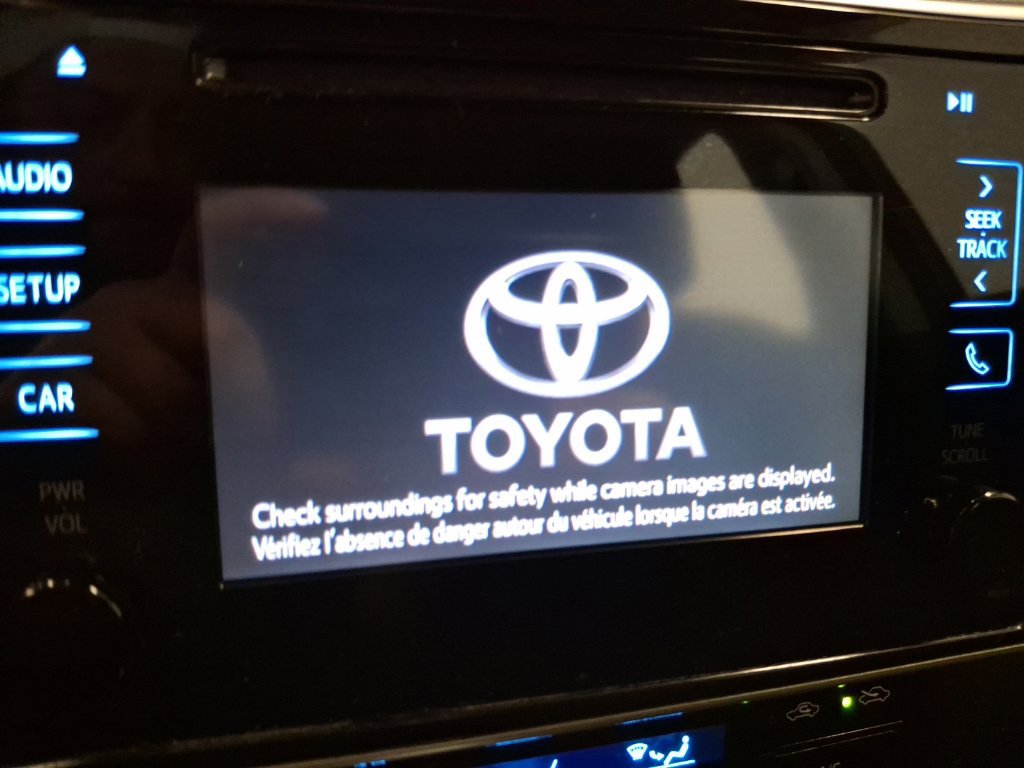 Used 2018 Toyota Corolla LE FWD image 19
