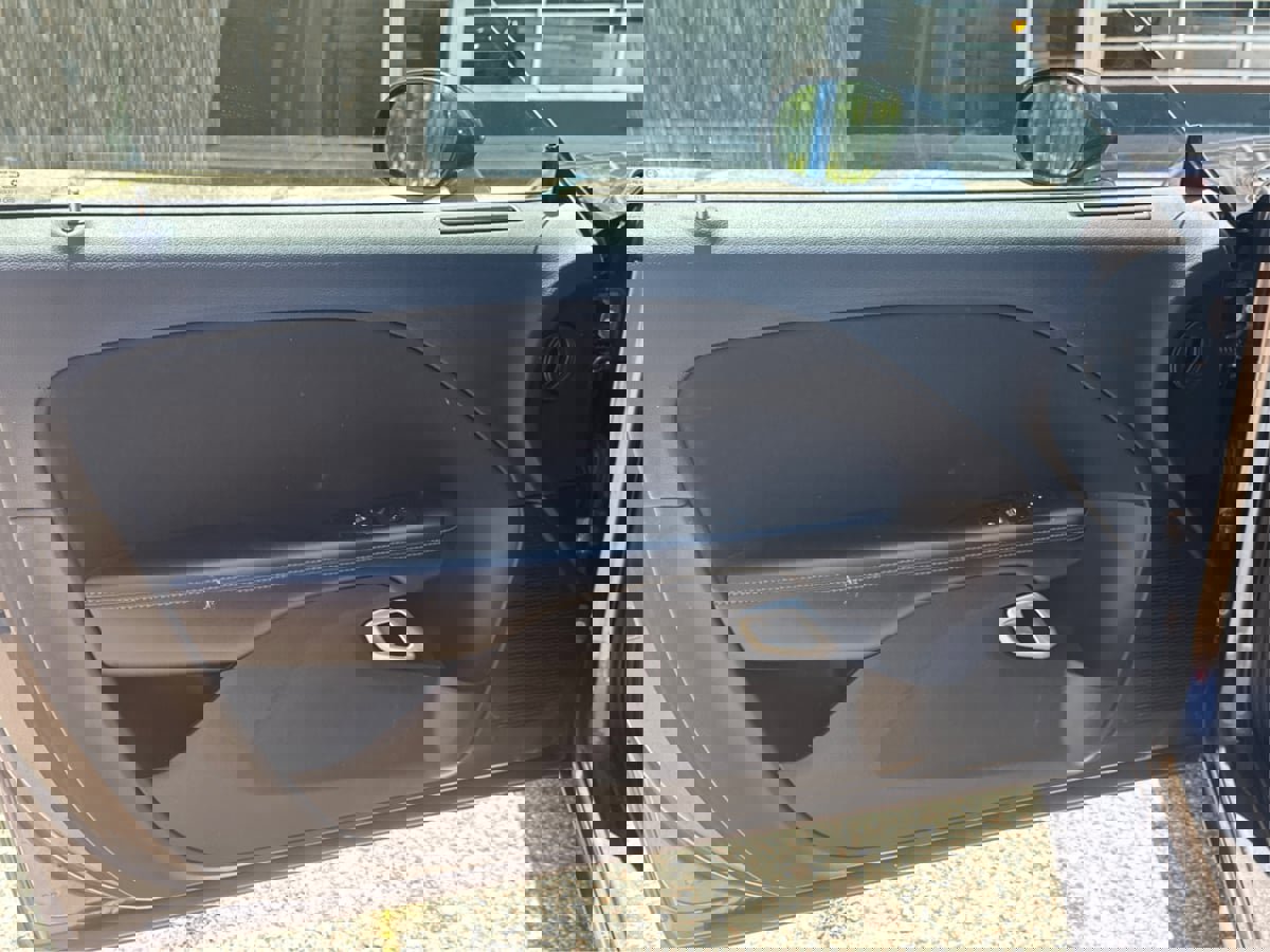 Used 2022 Dodge Challenger GT image 13