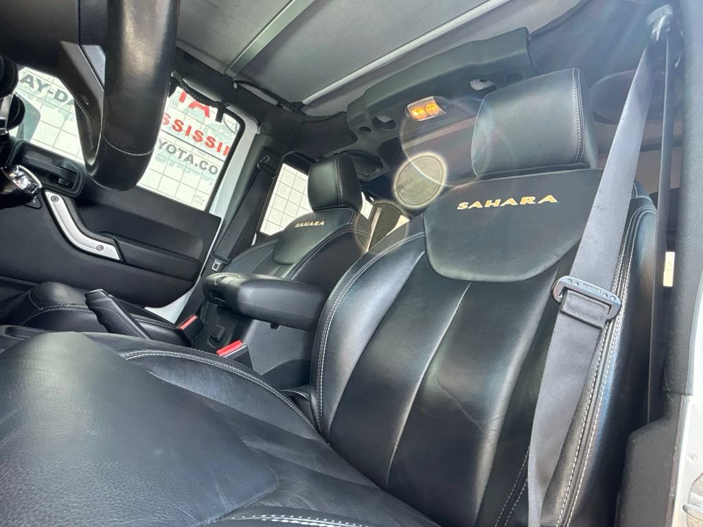 Used 2013 Jeep Wrangler Unlimited Sahara w/ Connectivity Group AWD/4WD image 8