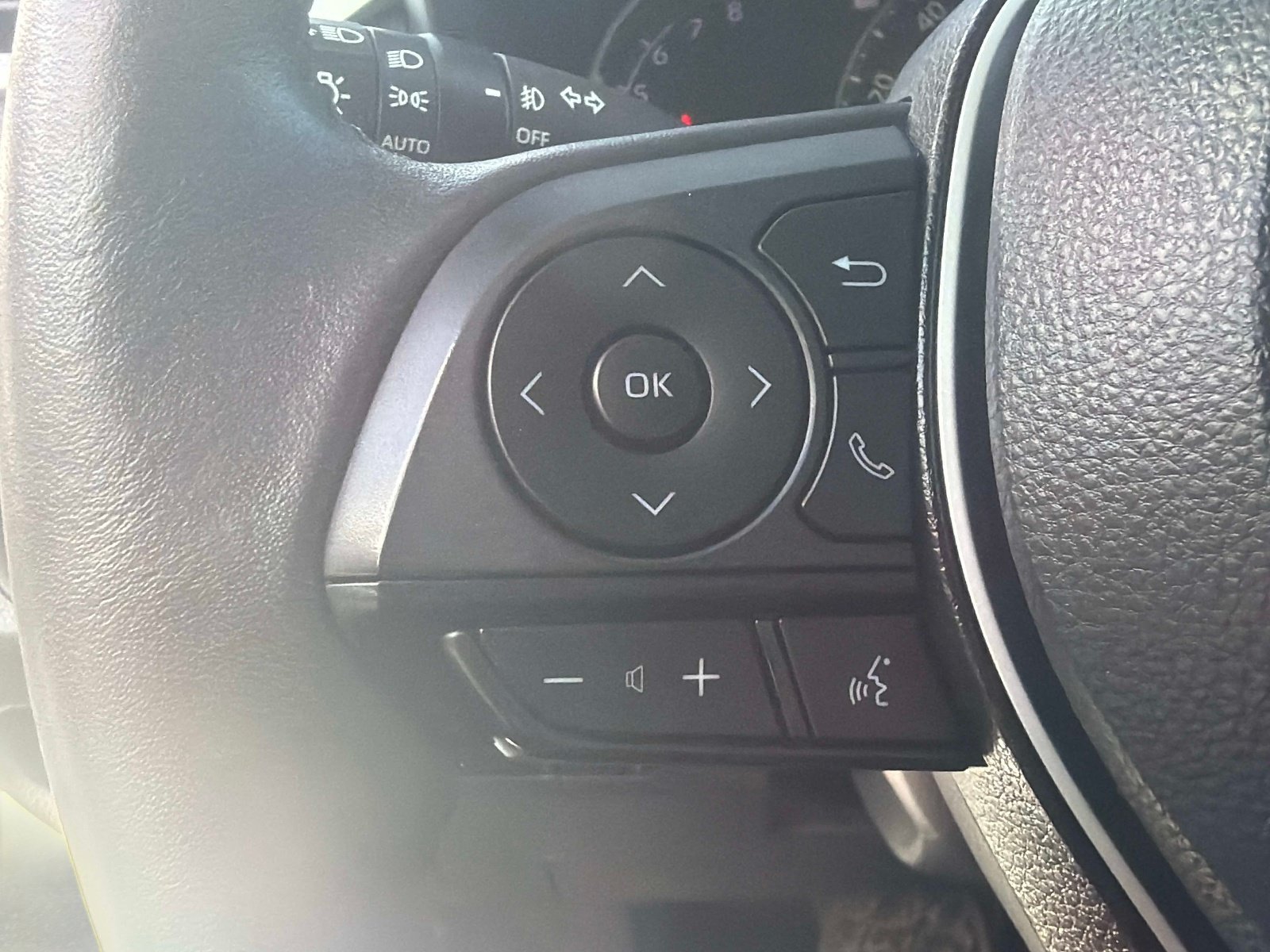 Used 2023 Toyota RAV4 XLE Premium FWD image 28