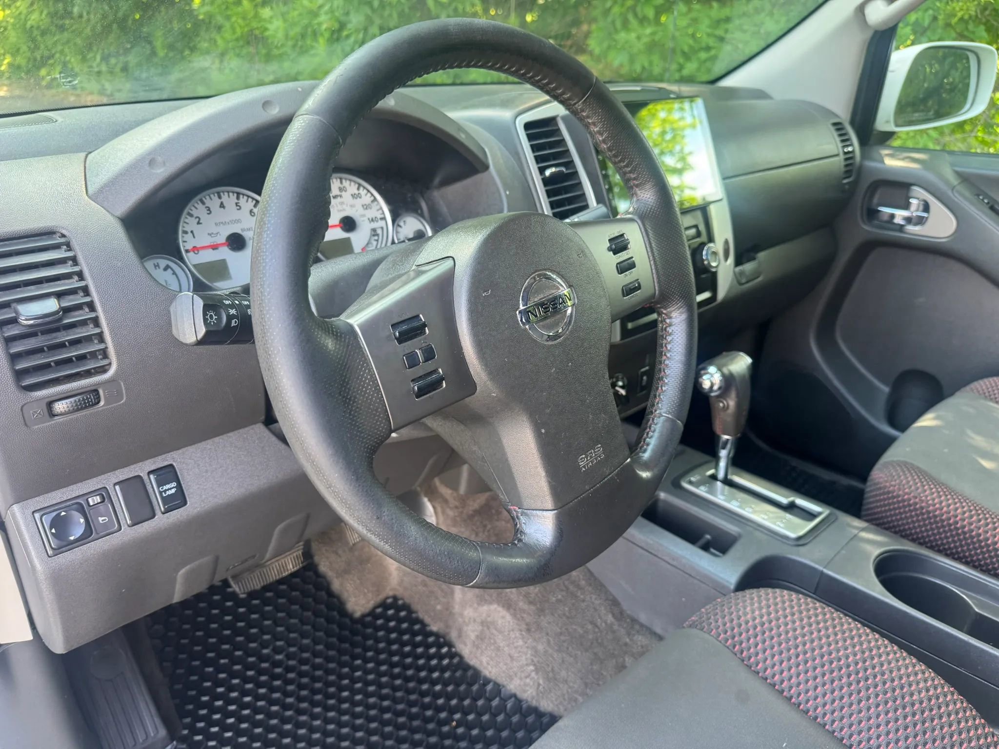 Used 2012 Nissan Frontier PRO-4X AWD/4WD image 15