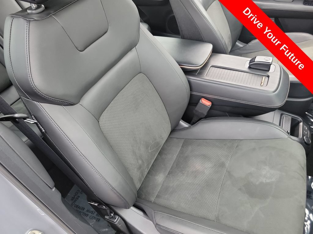 Used 2024 Nissan Ariya FWD image 22