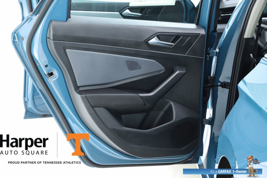 Used 2025 Volkswagen Jetta SE w/ Sunroof Package FWD image 54