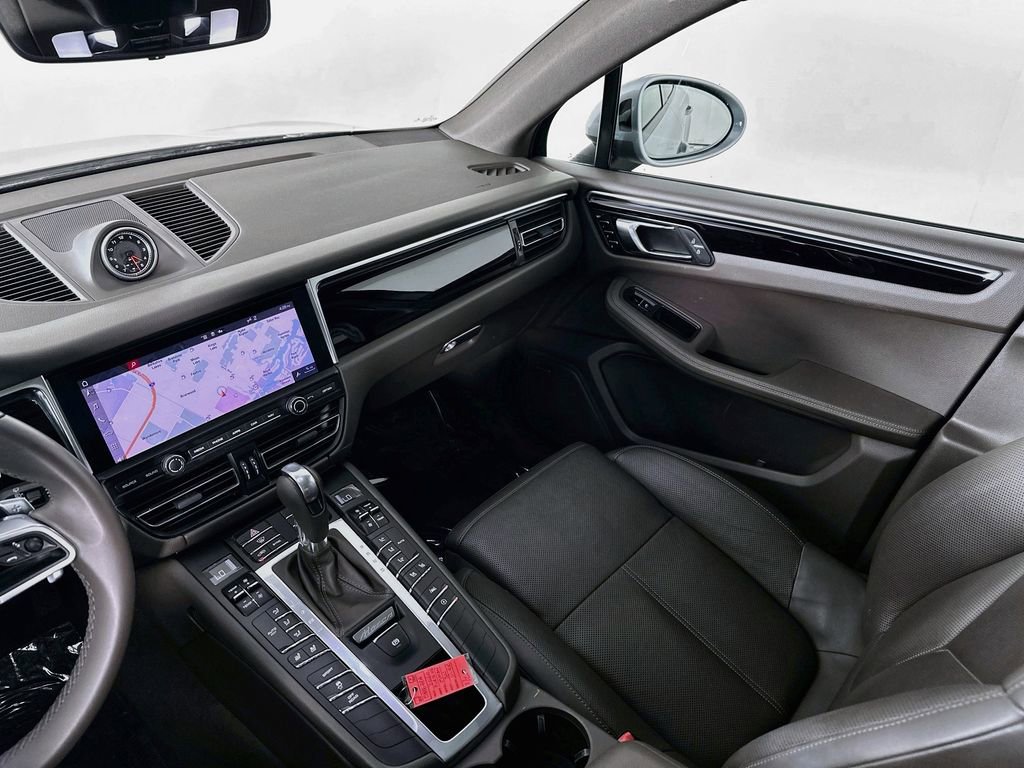 Used 2020 Porsche Macan AWD/4WD image 24