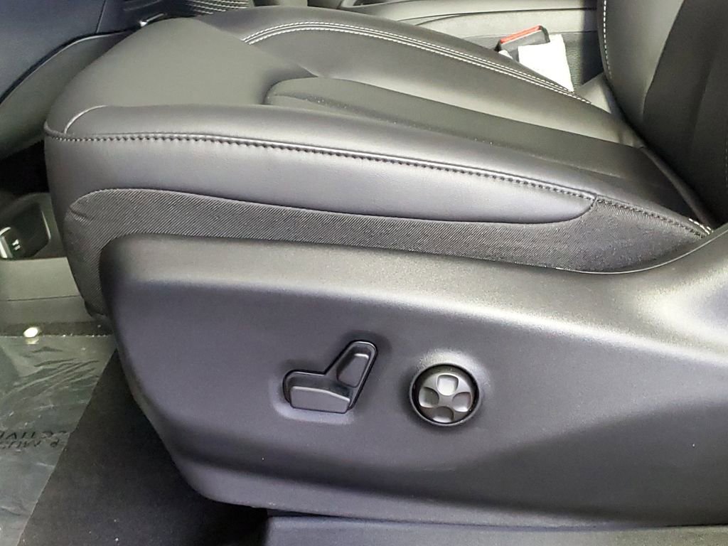 New 2026 Chrysler Pacifica Select image 12