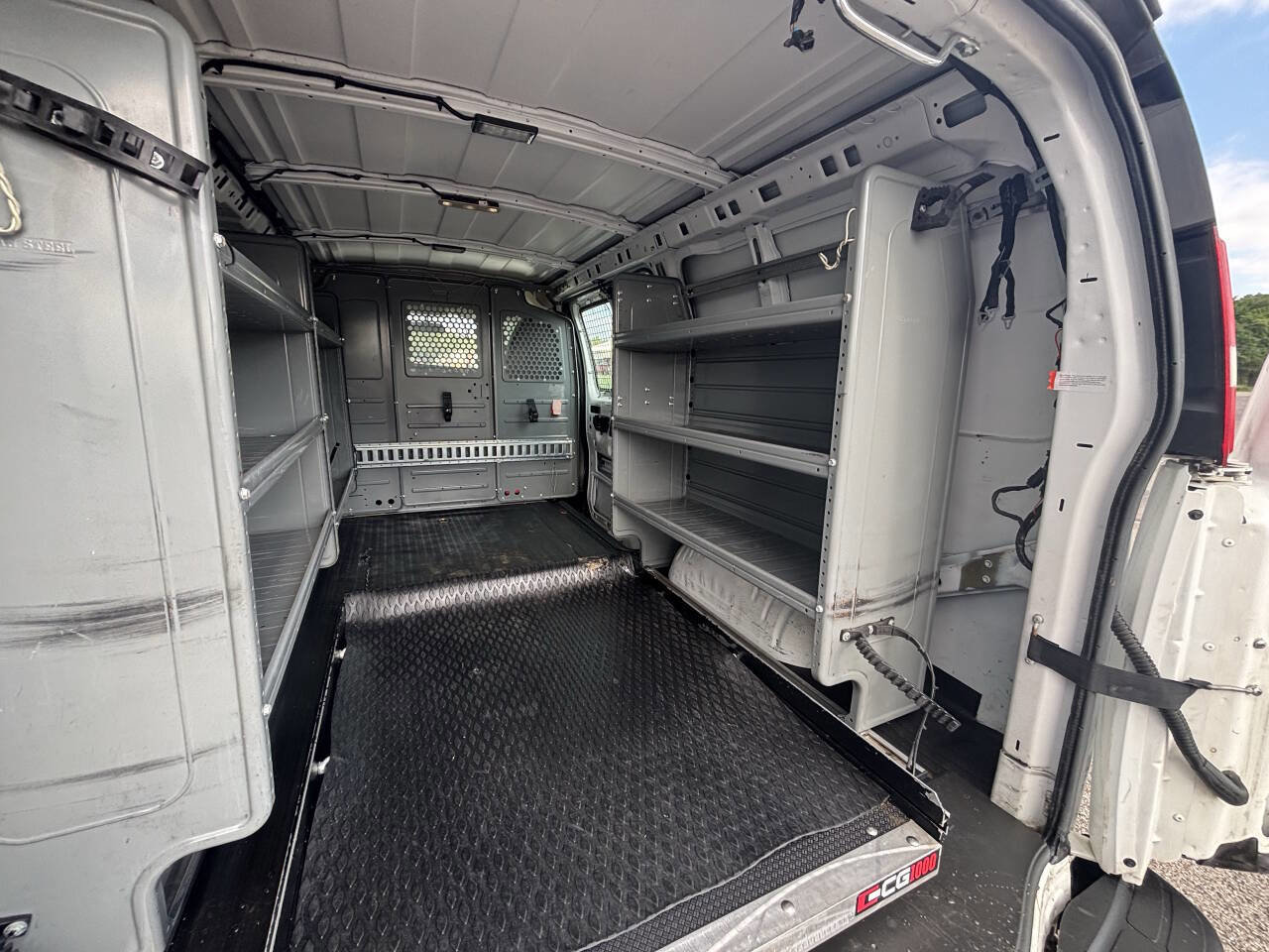 Used 2015 Chevrolet Express 2500 image 12