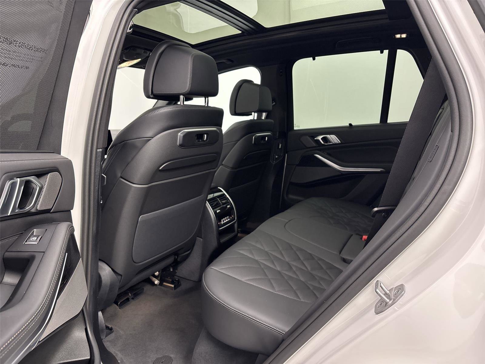 New 2026 BMW X5 M60i image 29