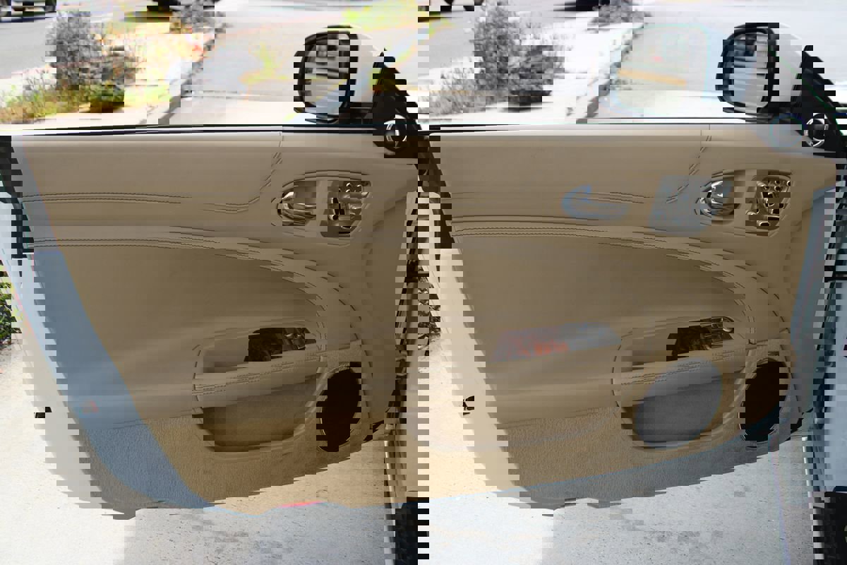 Used 2011 Jaguar XKR R image 33