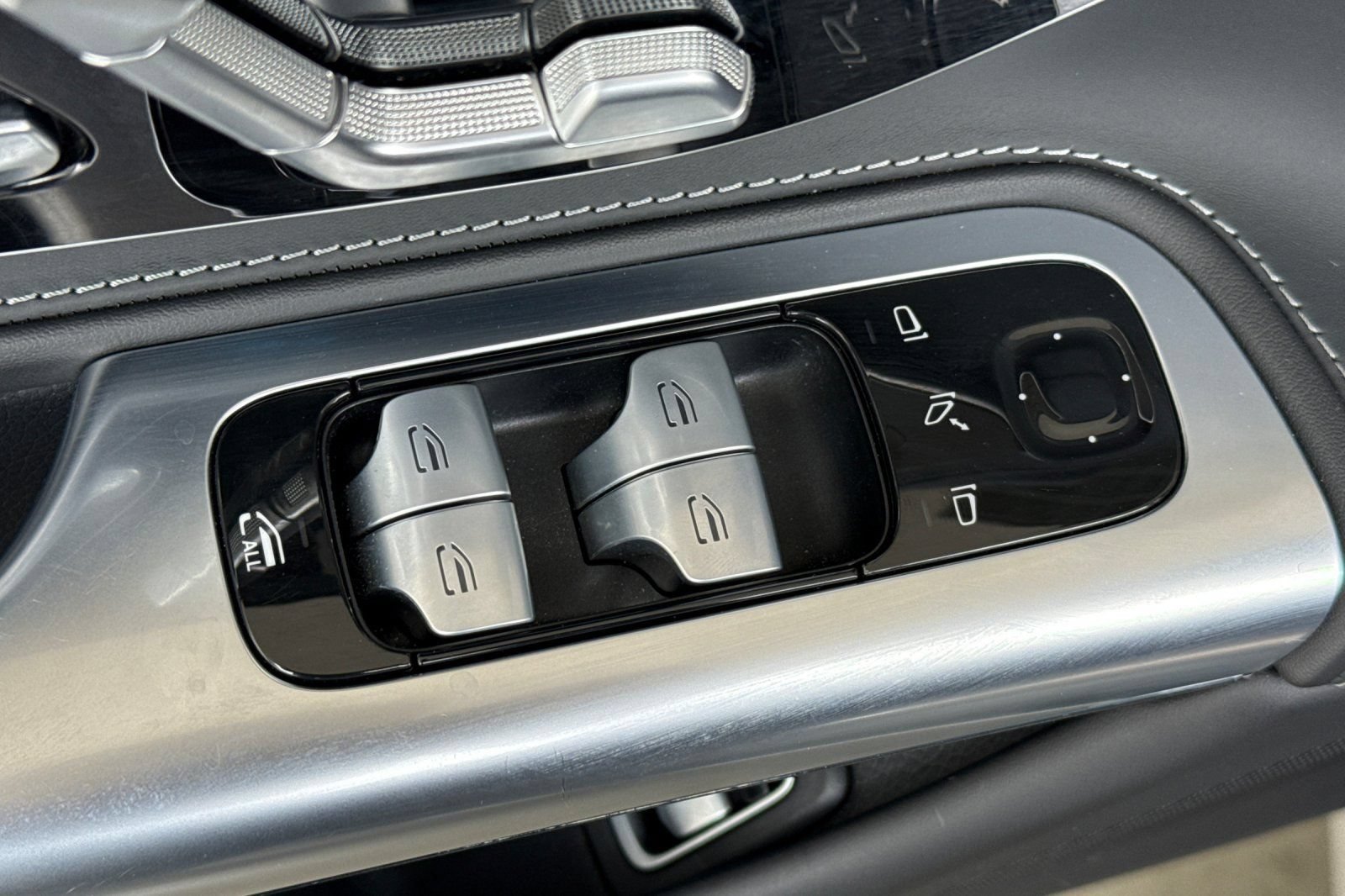 Certified 2023 Mercedes-Benz SL 43 AMG image 17