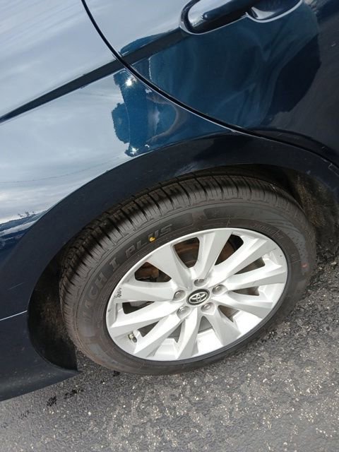 Used 2018 Toyota Camry LE FWD image 11