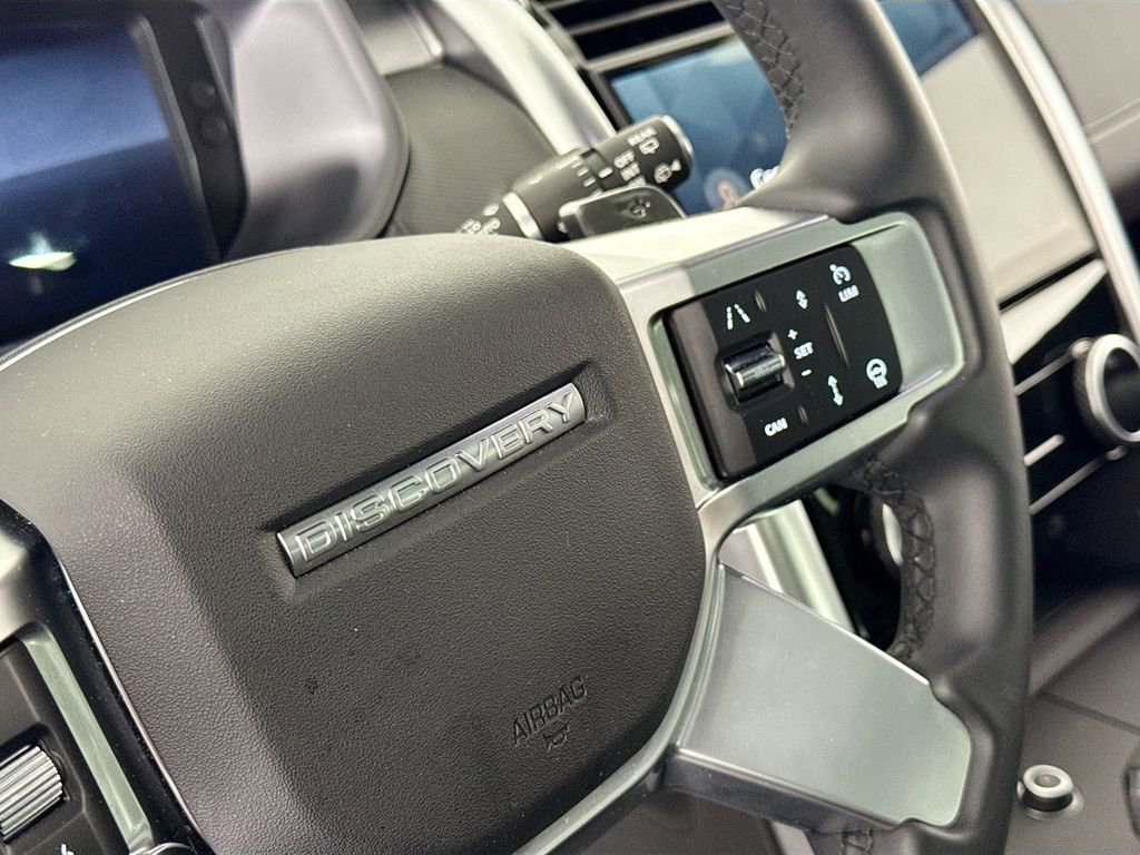 Used 2024 Land Rover Discovery Dynamic SE image 19