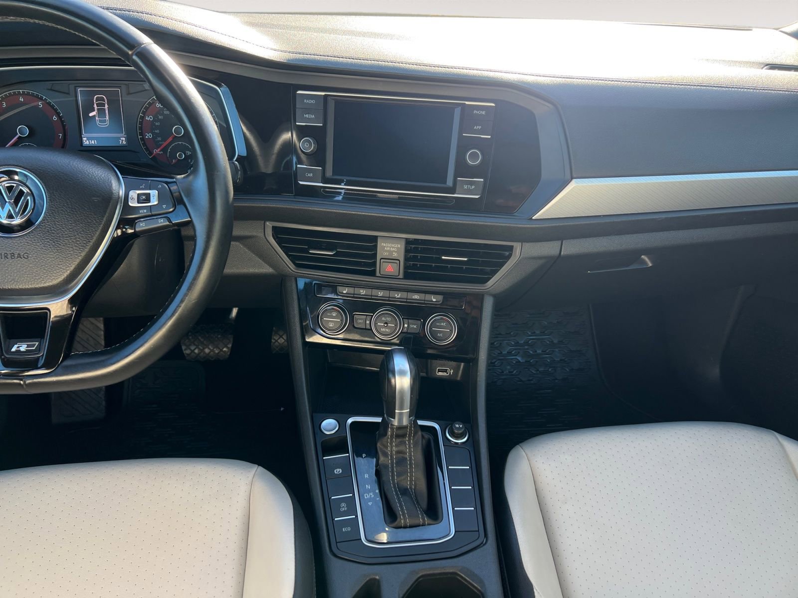 Used 2019 Volkswagen Jetta R-Line image 11