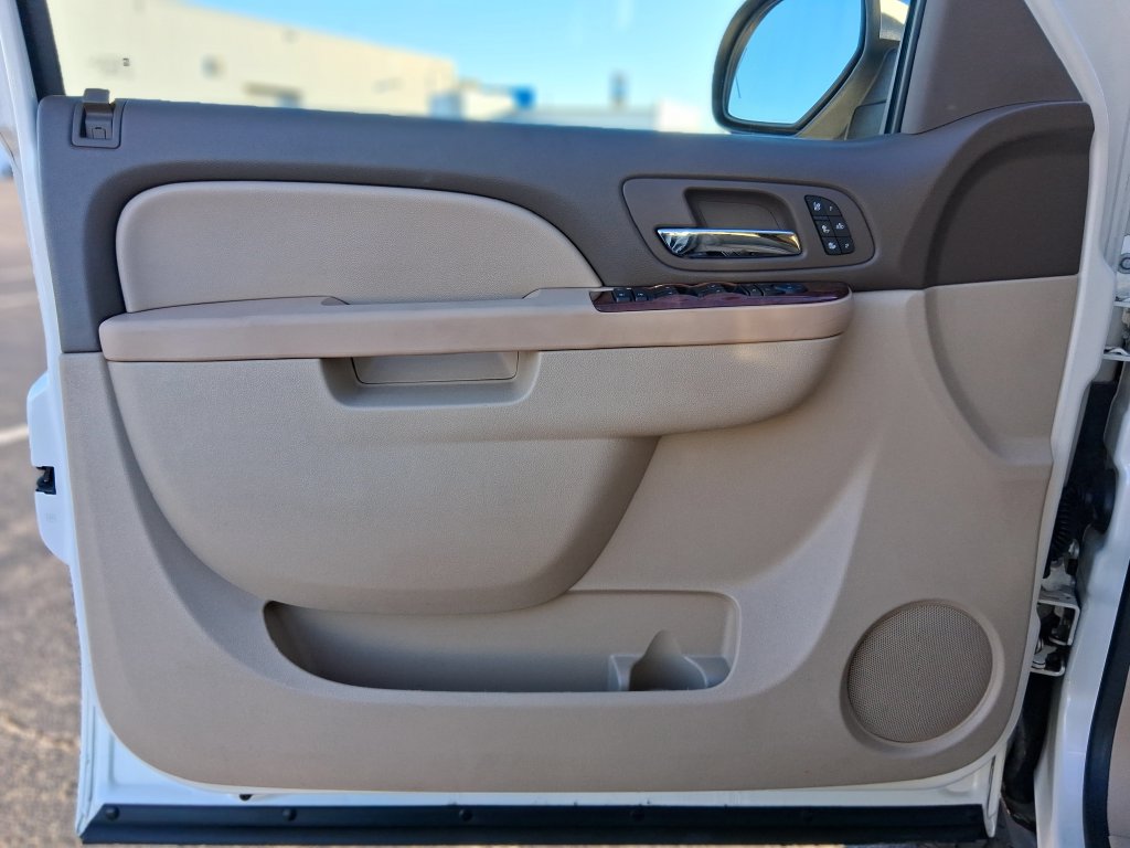 Used 2012 Chevrolet Avalanche LTZ AWD/4WD image 20